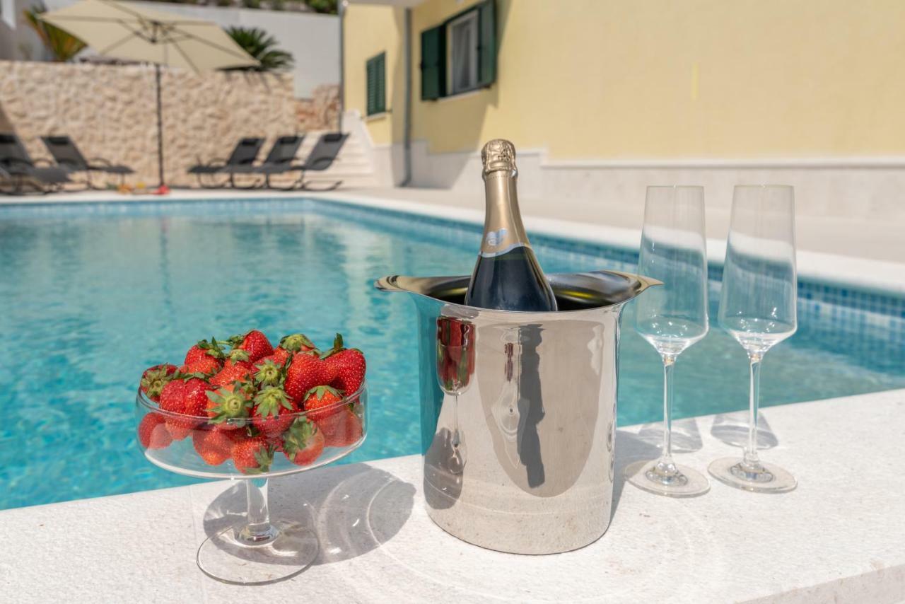 Apartments Villa Jelena Seget Vranjica Eksteriør bilde