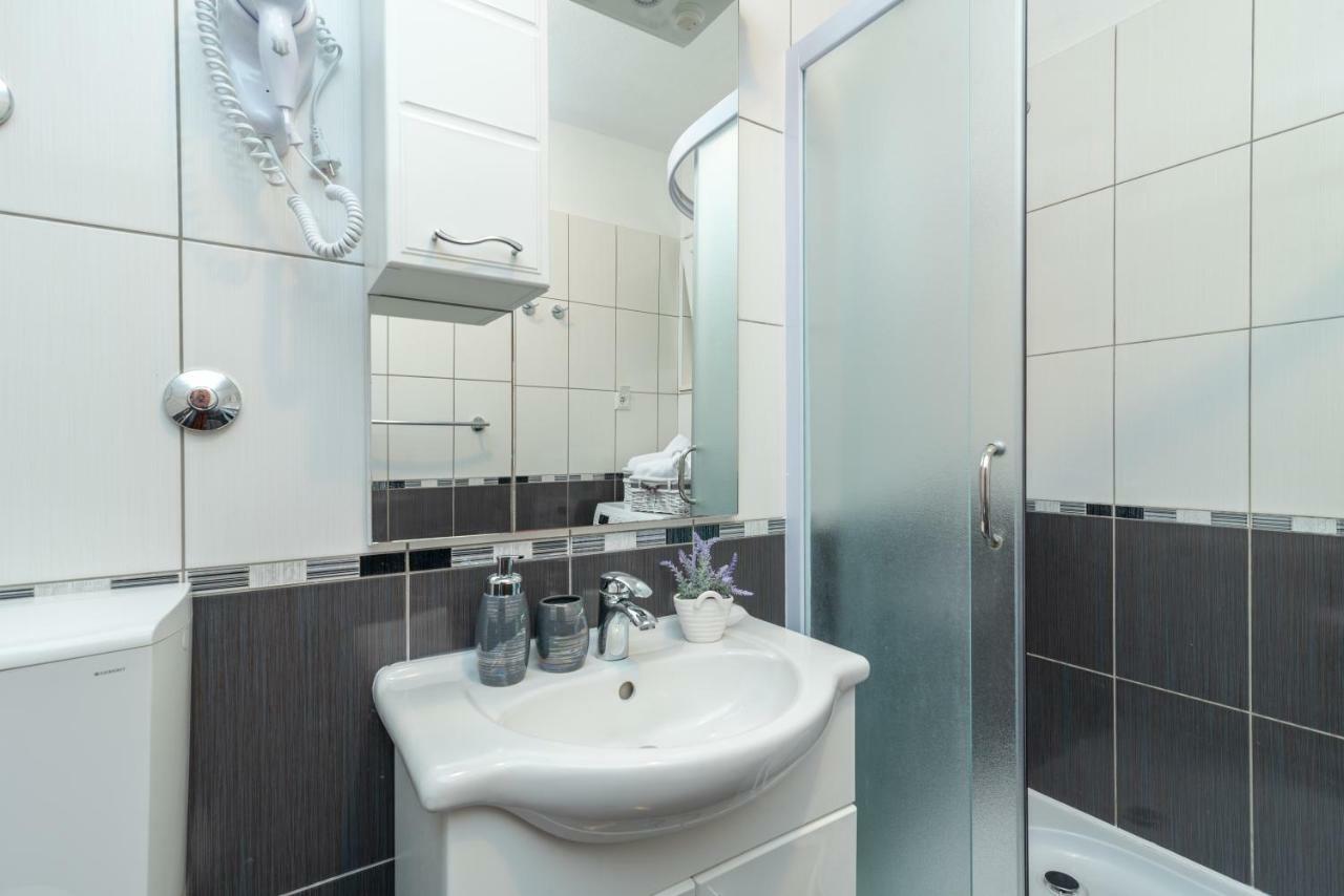 Apartments Villa Jelena Seget Vranjica Eksteriør bilde