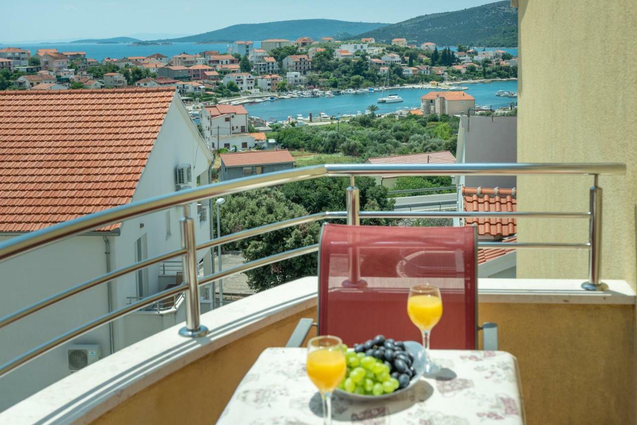 Apartments Villa Jelena Seget Vranjica Eksteriør bilde