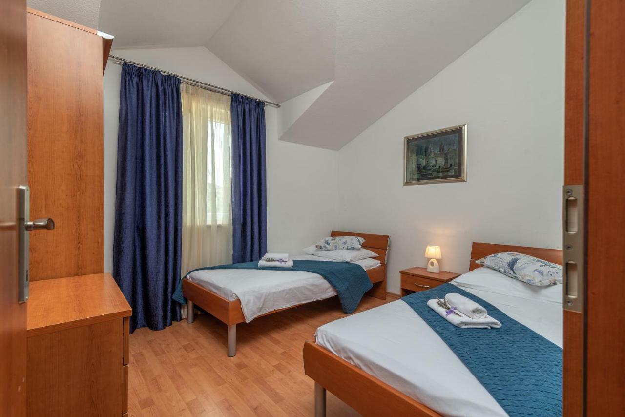 Apartments Villa Jelena Seget Vranjica Eksteriør bilde